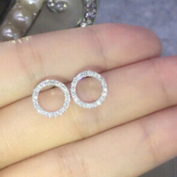 New Luxury 925 sterling Silver Stud Earrings - Picture 4 of 4